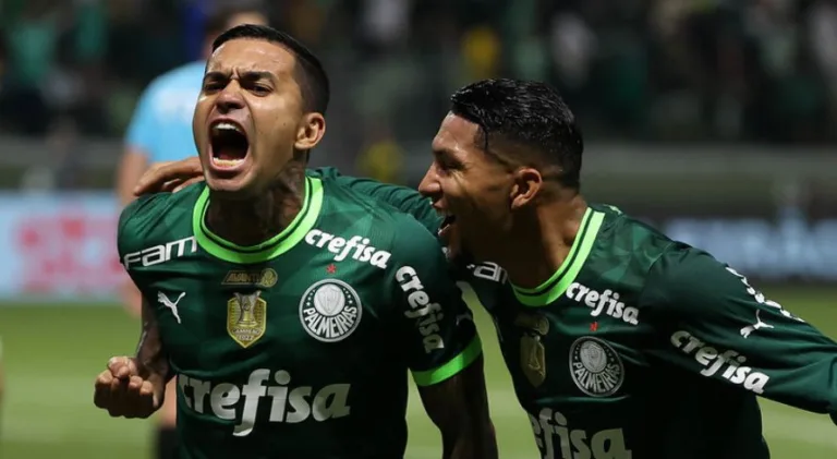 Athletico-PR entra na briga por dois titulares do Palmeiras