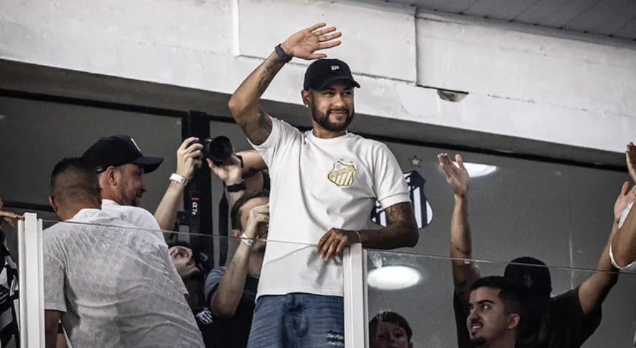 Marcelo Teixeira responde especulações de volta de Neymar ao Santos