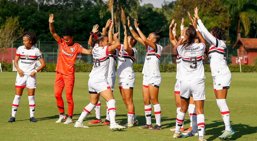 SPFC goleia e afunda o Atlético-MG no Brasileirão Feminino