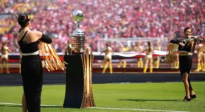 Vampeta elogia time do Brasileirão e antecipa “classificação tranquila” na Libertadores