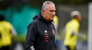 Roger Flores ‘esquece’ Tite ao eleger melhor técnico do Brasileirão