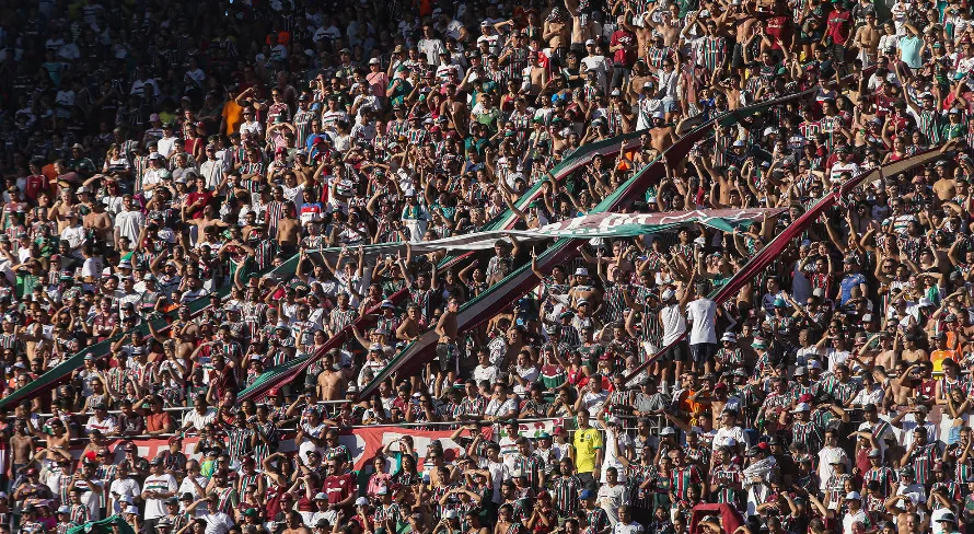 Fluminense x Atlético-MG tem confusão de torcedores no estádio; assista