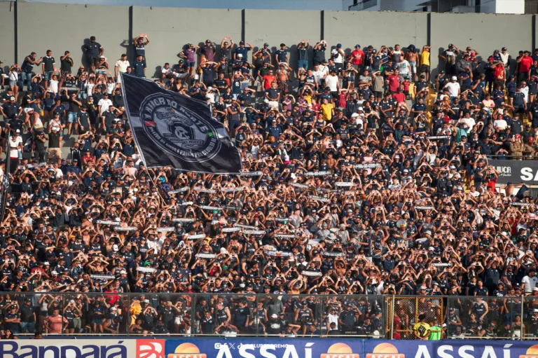 Torcedores do Remo cobram lista de dispensa e falam em rebaixamento 