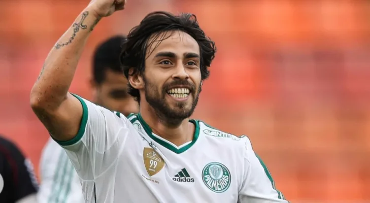 Ex-Palmeiras, Valdívia surpreende e se coloca acima de ídolo do Flamengo Ex-Palmeiras, Valdívia surpreende e se coloca acima de ídolo do Flamengo