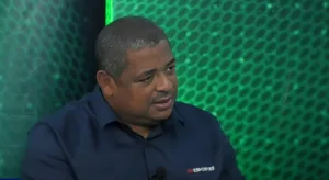 Vampeta ‘salva’ time do rebaixamento no Brasileirão Série A
