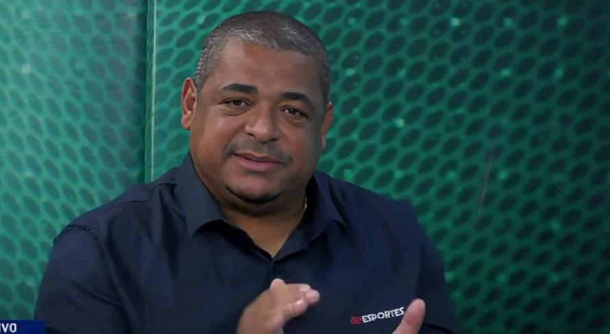 Vampeta aplaude volta por cima de volante no Brasil: “Campeão onde vai”