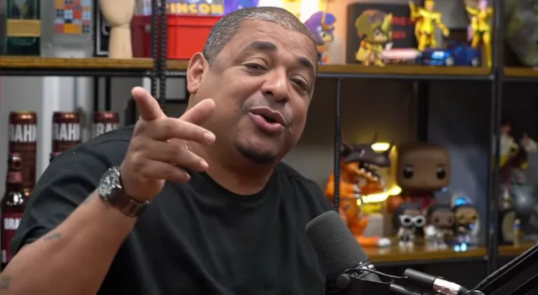 Vampeta elege melhor centroavante que viu jogar: “Não temos os melhores atacantes hoje”