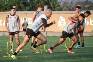 Vasco se prepara para enfrentar o Athletico