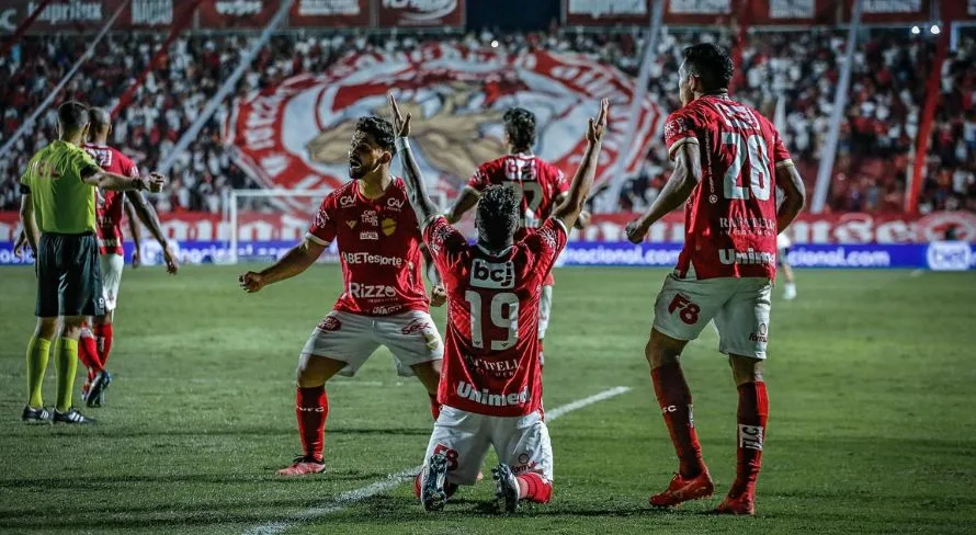 Vila Nova x Brusque: onde assistir ao Brasileirão Série B AO VIVO