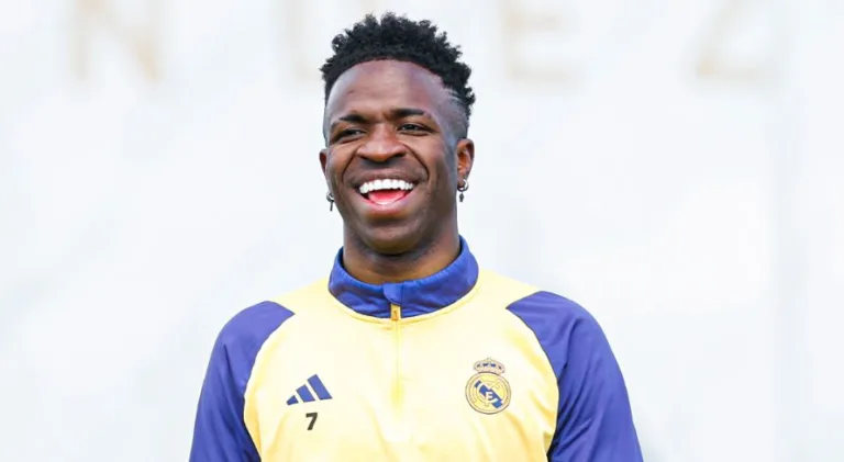 Sormani defende Vinícius Júnior de críticas na seleção: “O problema é ele?”