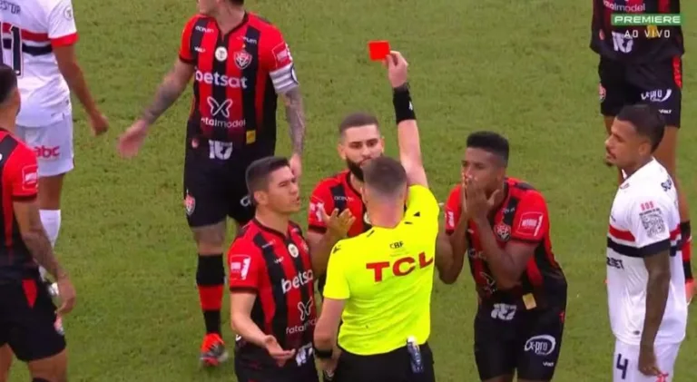 Mauro Cezar dispara sobre dois lances polêmicos da arbitragem no Brasileirão: “Como conseguem?”