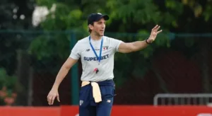 Ex-SPFC, Souza aponta motivo para bom início de Zubeldía: “É outro time”