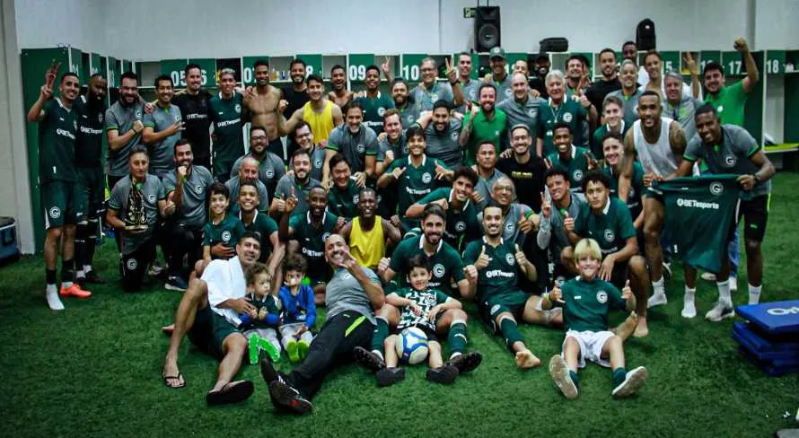 Goiás bate o Sport e assume liderança do Brasileirão Série B