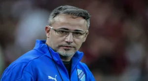 Técnico do Bolívar demonstra preocupação com jogo contra o Flamengo na Libertadores