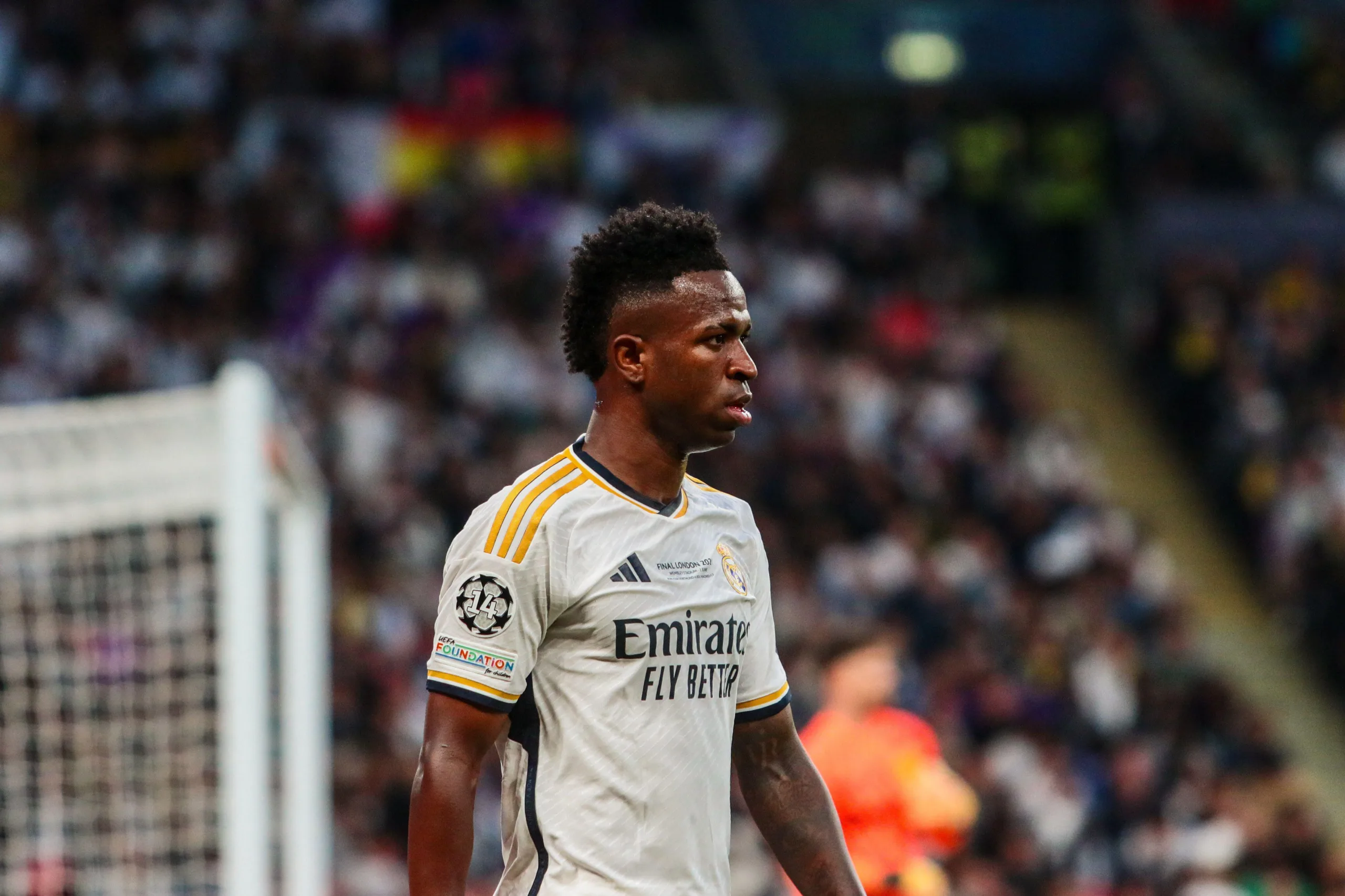 Governo brasileiro ajudou na punição de racismo contra Vinícius Júnior; entenda