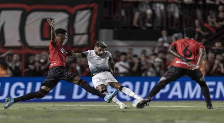 Corinthians cede o empate para o Atlético-GO no Brasileirão Corinthians cede o empate para o Atlético-GO no Brasileirão