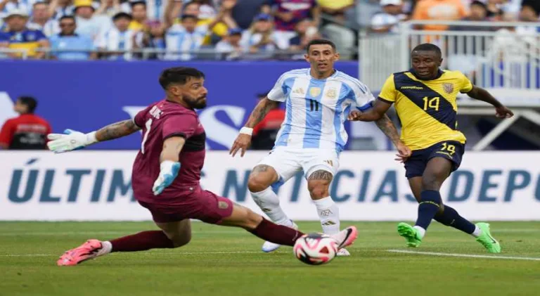 Argentina vence o Equador em retorno de Messi