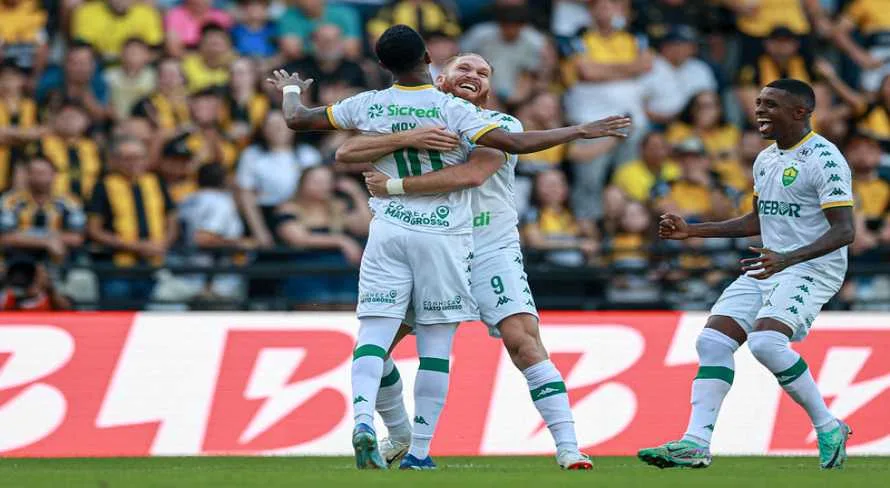 Cuiabá atropela o Criciúma e conquista primeira vitória no Brasileirão