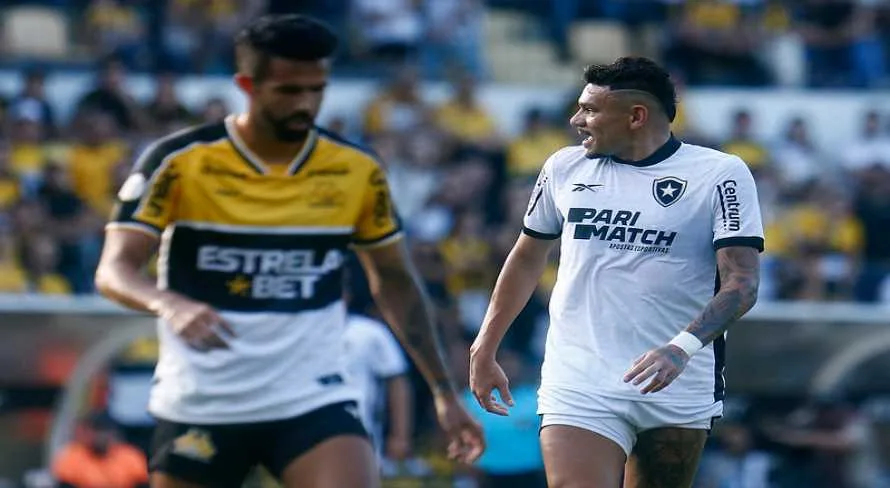 Criciúma abre o placar contra o Botafogo no Brasileirão; assista