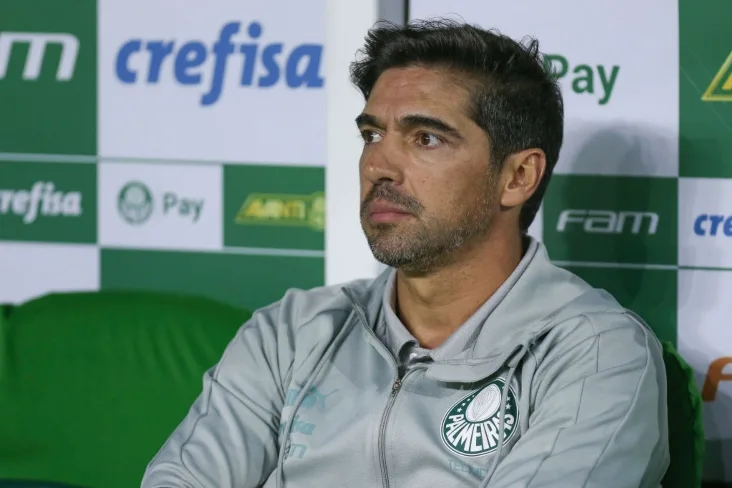 Abel Ferreira mostra preocupação com condição física dos principais jogadores do Palmeiras