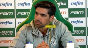 Abel Ferreira aponta “erro grave” da arbitragem em Botafogo x Palmeiras