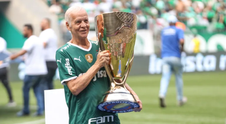 Ademir da Guia escala o melhor Palmeiras de todos os tempos