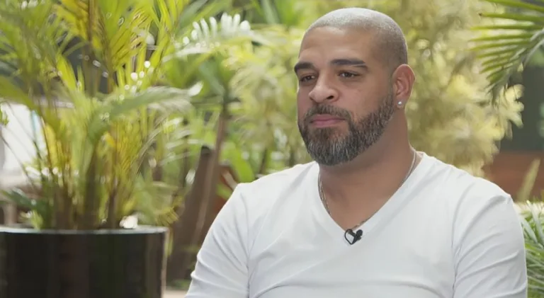Adriano Imperador cita quatro jogadores que mantém contato após a aposentadoria
