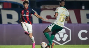 Palmeiras faz “operação de guerra” por lateral do San Lorenzo
