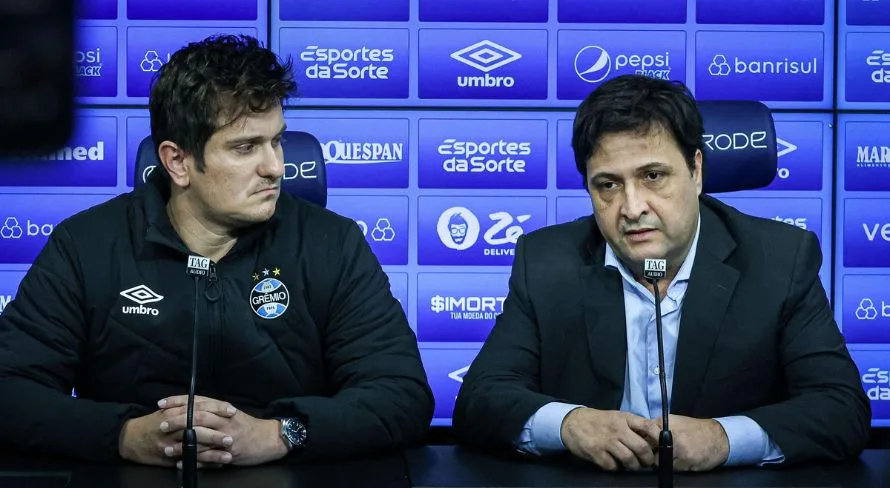 Alberto Guerra, presidente do Grêmio, é criticado após jogo no Espírito Santo: “Tem que respeitar o torcedor”
