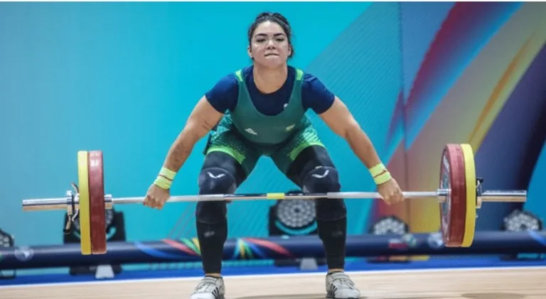 Destaque do levantamento de peso, brasileira bate recordes e vai para os Jogos Olímpicos de Paris 2024
