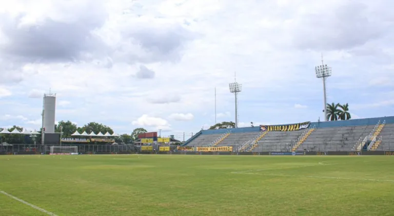 Amazonas x Chapecoense: onde assistir ao jogo do Brasileirão Série B
