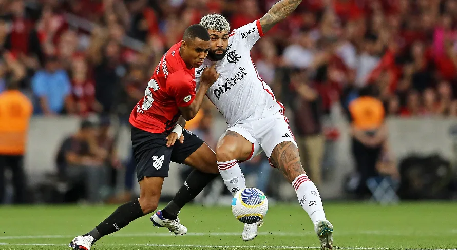 Flamengo empata com Athletico em duelo pela liderança do Brasileirão