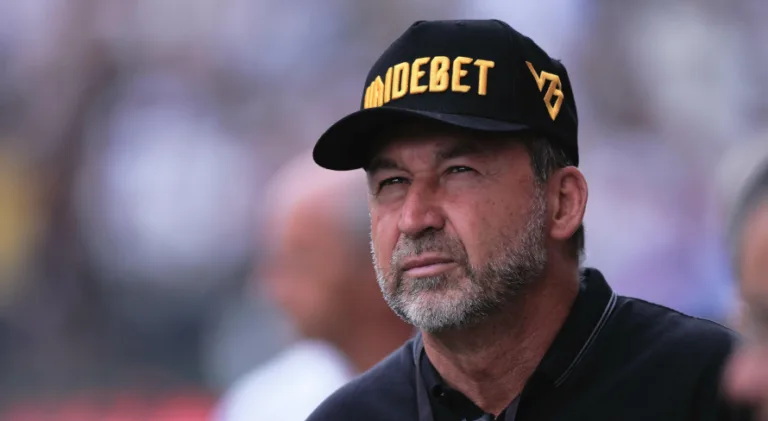 Casagrande detona diretoria do Corinthians: “Nenhum deles é corintiano”