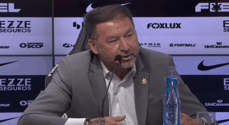 Augusto Melo dispara e diz qual foi seu único erro no Corinthians