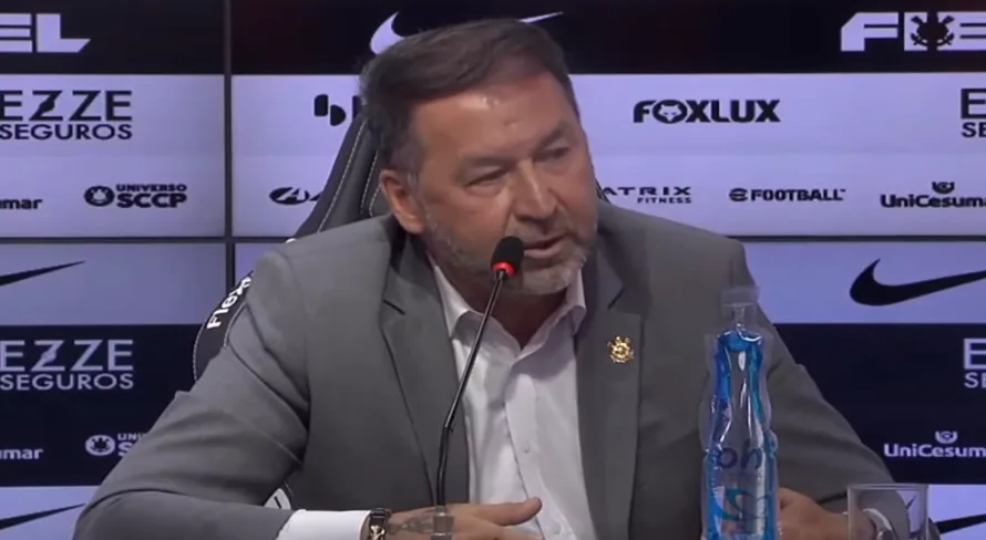 Augusto Melo dispara e diz qual foi seu único erro no Corinthians