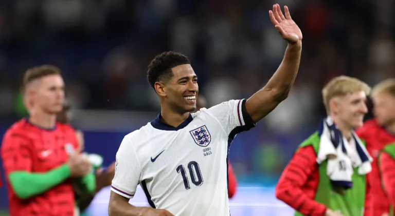 Bellingham decide em vitória da Inglaterra contra Sérvia na Eurocopa