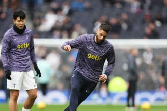 Bentancur e Son no Tottenham