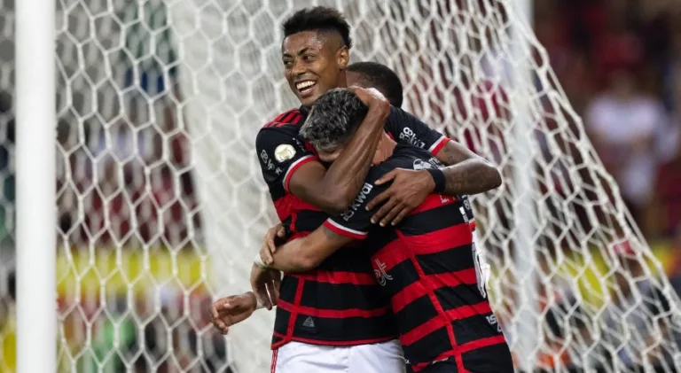 Renato Maurício Prado defende jogador criticado no Flamengo: “Calma”