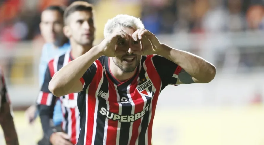 Calleri aponta dois melhores camisas 10 do futebol brasileiro