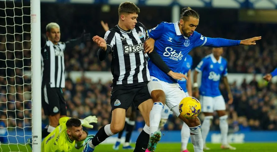 Chelsea cogita contratação de atacante do Everton