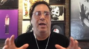 Casagrande critica momento de equipe do Brasileirão: “Time frágil e confuso”