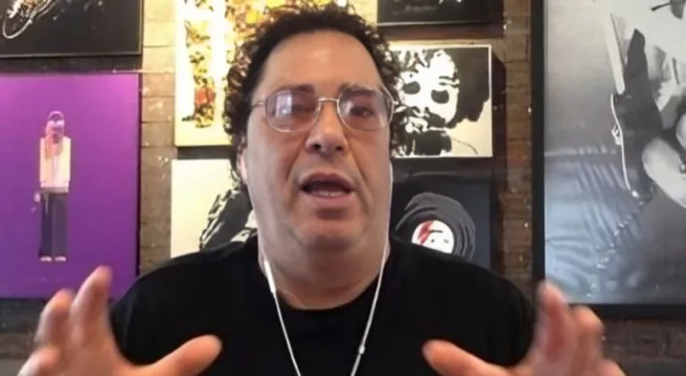 Casagrande cita dois nomes que prejudicam o Corinthians: “Fundo do poço”