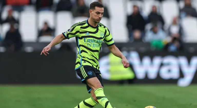 Arsenal dispensa 19 jogadores após final da temporada; veja nomes