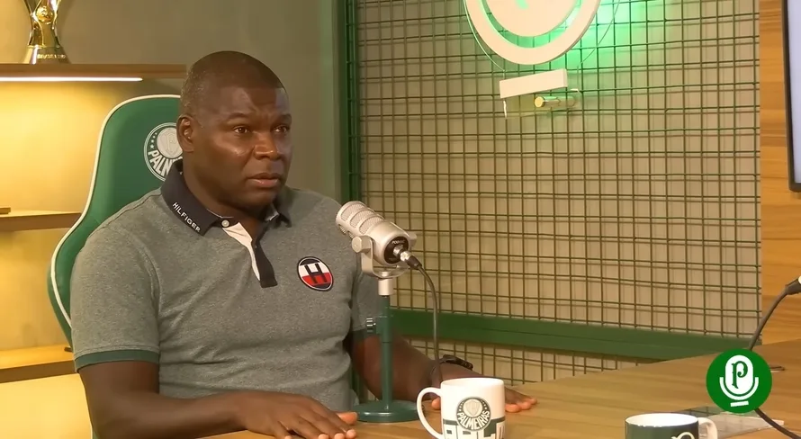 Ex-zagueiro do Palmeiras, Cléber abre o jogo sobre Felipão e Luxemburgo: “Precisam se atualizar”