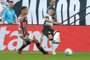 Corinthians e São Paulo empatam em partida eletrizante e quatro gols