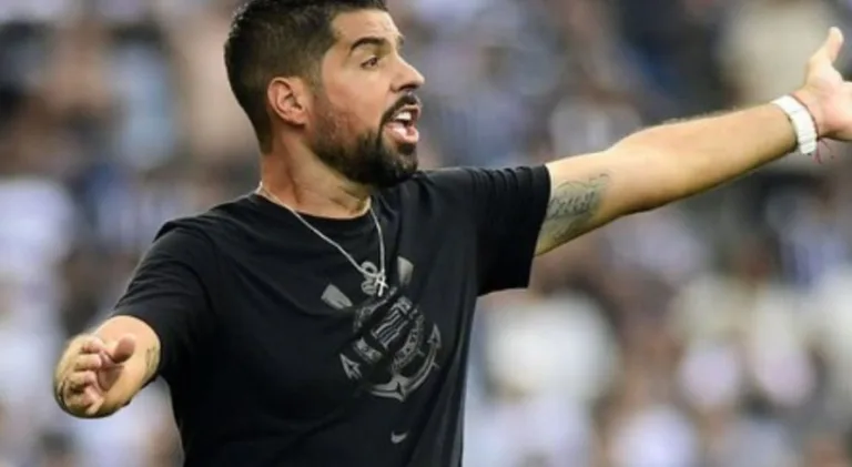 Corinthians demite António Oliveira após derrota para o Palmeiras; saiba mais