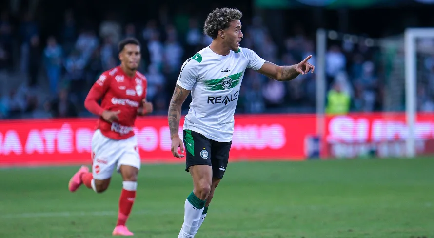 Vila Nova leva empate no final contra Coritiba no Brasileirão Série B