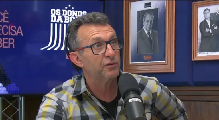 Craque Neto aponta atacante mais vitorioso do que Romário