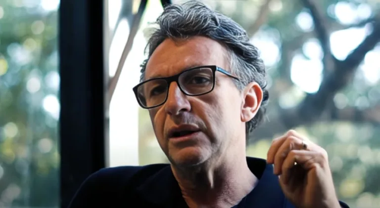 Craque Neto indica pior contratação do futebol brasileiro: “Perdeu milhões”