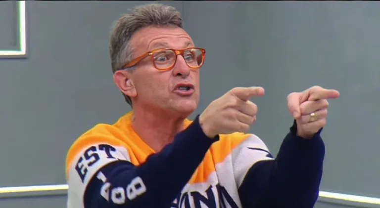 Craque Neto rebate Cicinho após provocação ao Corinthians: “Não esquece”